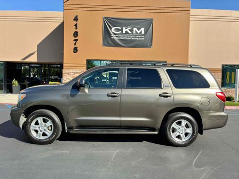 Used 2008 Toyota Sequoia SR5 RWD image 3