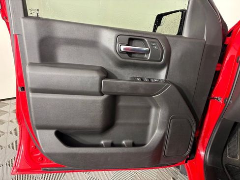 Used 2020 Chevrolet Silverado 1500 Custom w/ Custom Value Package AWD/4WD image 16