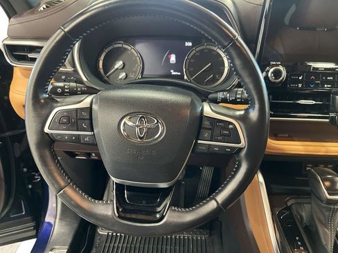 Used 2022 Toyota Highlander Platinum AWD/4WD image 10