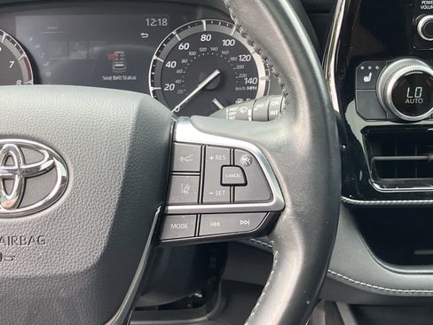 Used 2021 Toyota Highlander XSE AWD/4WD image 22