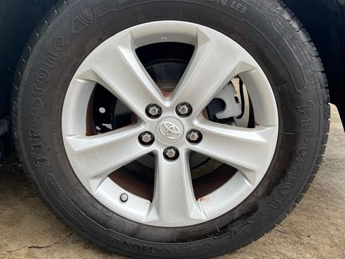 Used 2014 Toyota RAV4 XLE FWD image 25