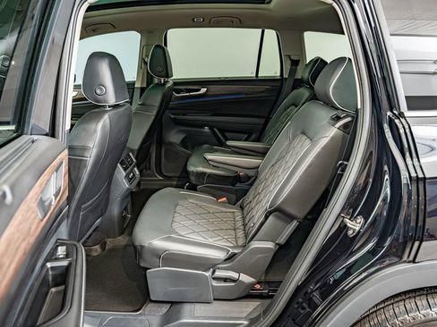 Used 2024 Volkswagen Atlas SEL Premium R-Line AWD/4WD image 34