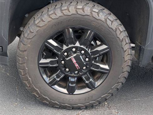 Used 2024 GMC Sierra 2500 AT4 w/ Technology Package AWD/4WD image 11
