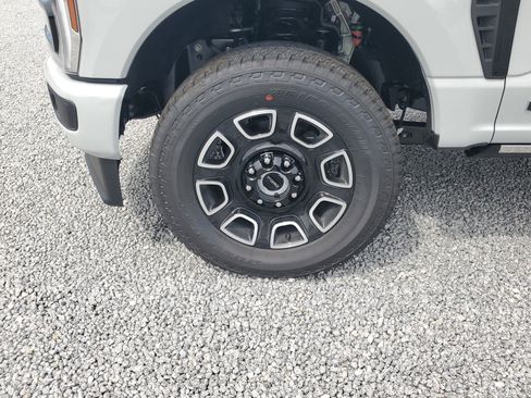 New 2026 Ford F350 Platinum w/ FX4 Off-Road Package image 6