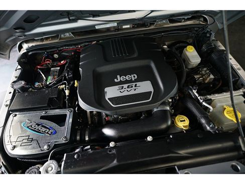 Used 2013 Jeep Wrangler Unlimited Sport AWD/4WD image 10