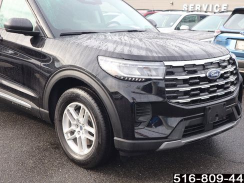 Used 2025 Ford Explorer Active image 2