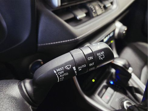 Used 2022 Toyota RAV4 XLE Premium AWD/4WD image 17
