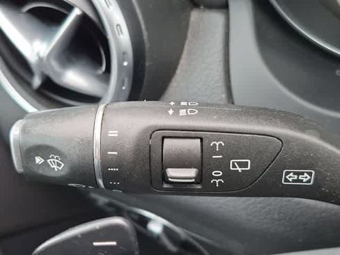 Used 2017 Mercedes-Benz GLA 250 4MATIC image 27