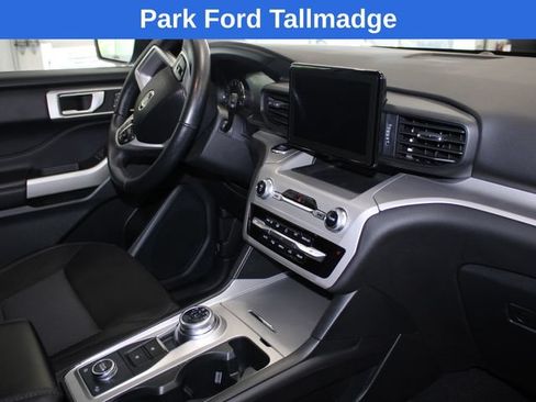 Used 2023 Ford Explorer XLT AWD/4WD image 24