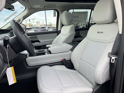 New 2026 Ford Expedition Max Platinum image 13