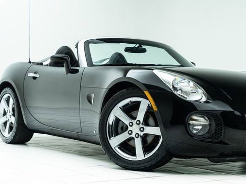 Used 2007 Pontiac Solstice GXP w/ Premium Package image 3