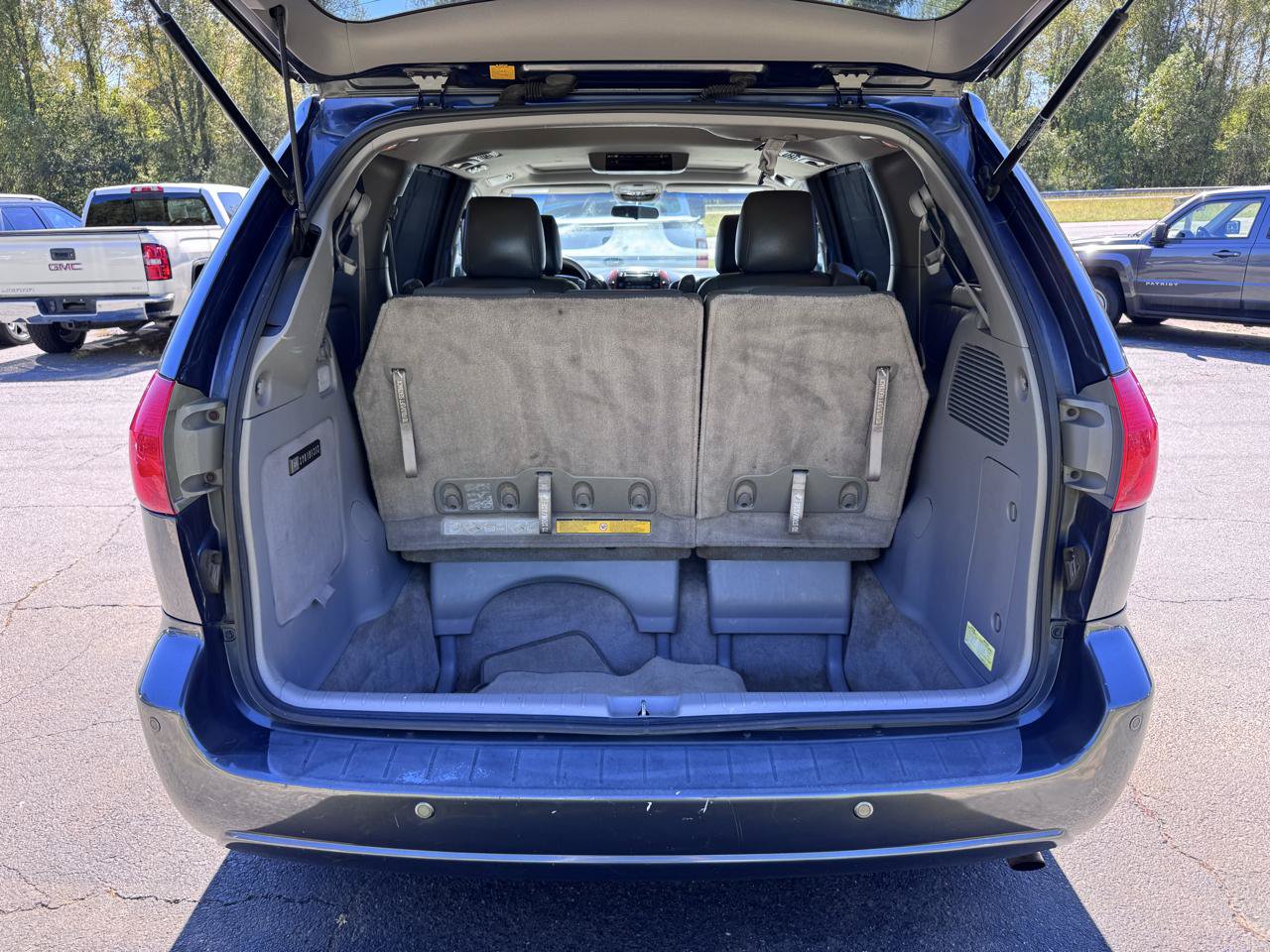 Used 2009 Toyota Sienna XLE Limited FWD image 21