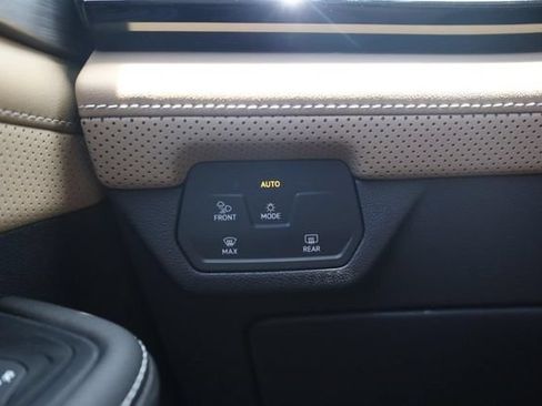 New 2026 Volkswagen Atlas Cross Sport SE AWD/4WD image 18