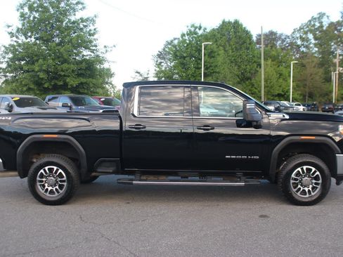 Used 2023 GMC Sierra 2500 SLE w/ SLE Value Package; AWD/4WD image 8