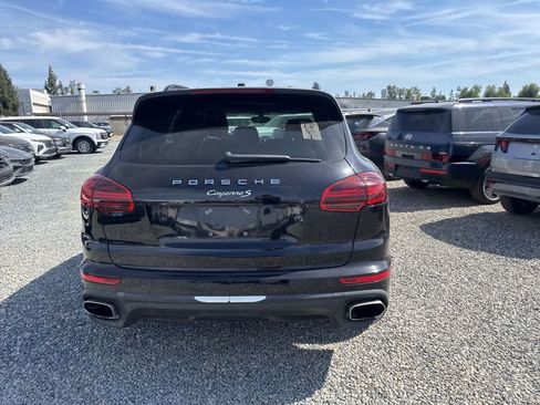 Used 2016 Porsche Cayenne AWD/4WD image 6