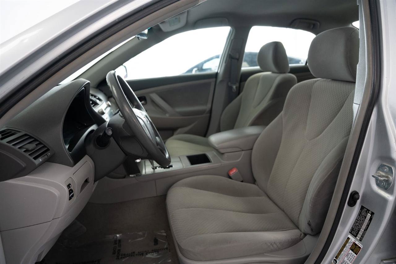 Used 2009 Toyota Camry LE FWD image 9