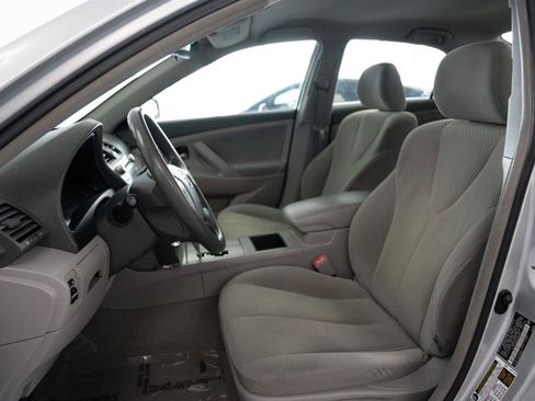 Used 2009 Toyota Camry FWD image 9