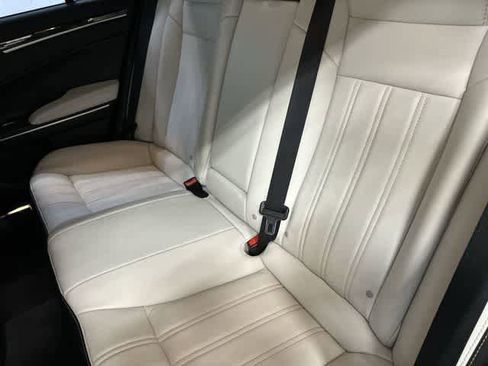 Used 2018 Chrysler 300 S w/ 300S Premium Group RWD image 11