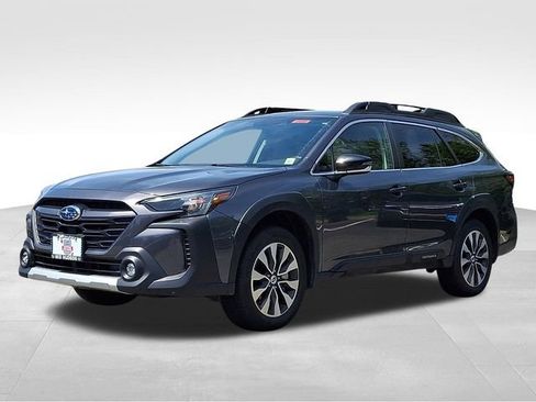 Used 2025 Subaru Outback Limited w/ Popular Package #2 AWD/4WD image 3
