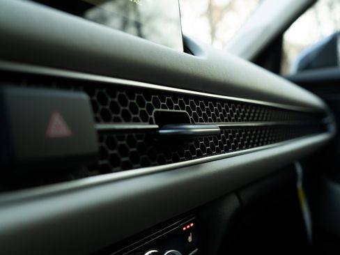 Used 2026 Honda HR-V EX-L image 32