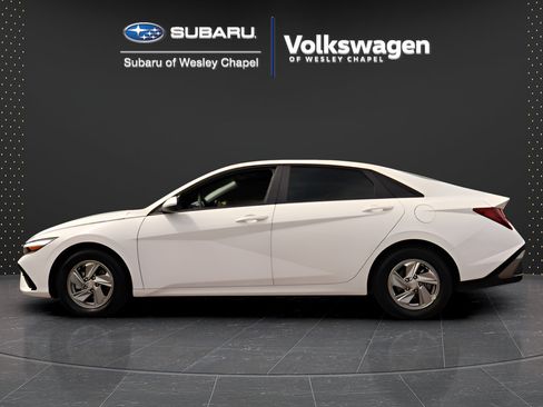 Used 2025 Hyundai Elantra SE FWD image 4