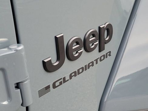 New 2026 Jeep Gladiator Sport AWD/4WD image 8