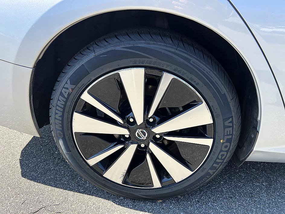 Used 2021 Nissan Altima 2.5 SV FWD image 12