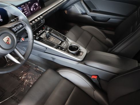 Used 2025 Porsche 911 Carrera image 17