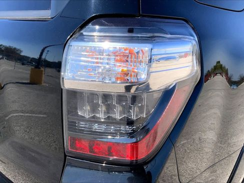 Used 2015 Toyota 4Runner SR5 Premium image 30