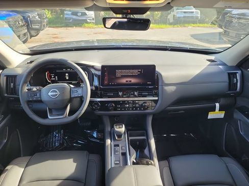 New 2026 Nissan Pathfinder SL FWD image 9