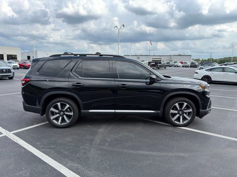 Used 2024 Honda Pilot Touring image 7
