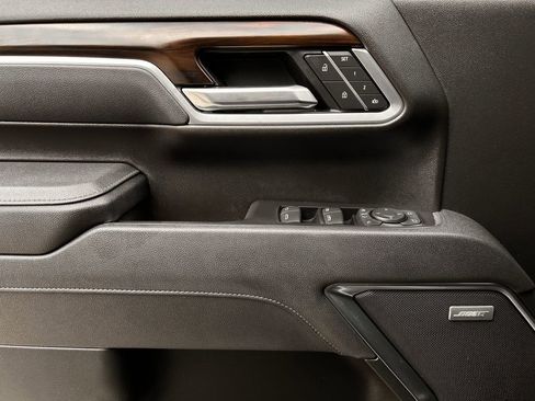 Used 2025 GMC Sierra 2500 SLT AWD/4WD image 26