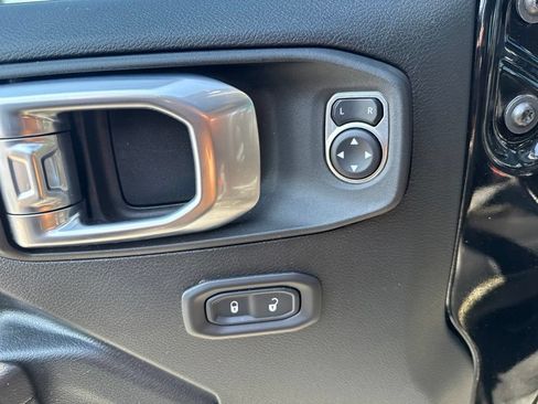 Used 2021 Jeep Gladiator Sport AWD/4WD image 12