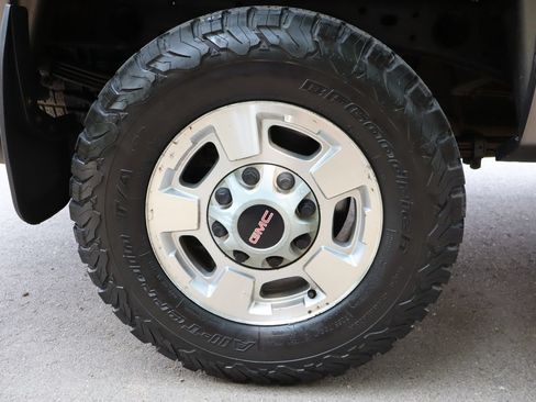 Used 2011 GMC Sierra 2500 SLE w/ SLE Preferred Package AWD/4WD image 41