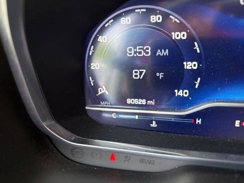 Used 2023 Chevrolet Suburban Premier image 5