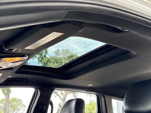 Used 2019 Jeep Grand Cherokee Altitude RWD image 21