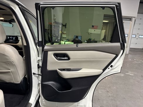 Used 2023 Nissan Rogue SL w/ SL Premium Package image 26