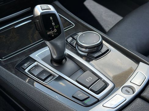 Used 2015 BMW 740i RWD image 32