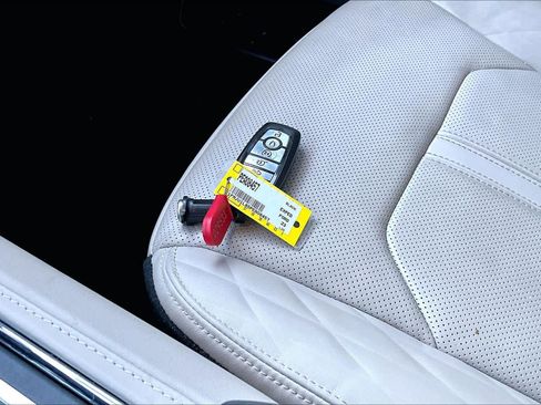 Certified 2023 Ford Expedition Platinum image 14