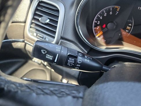 Used 2018 Jeep Grand Cherokee Limited AWD/4WD image 24
