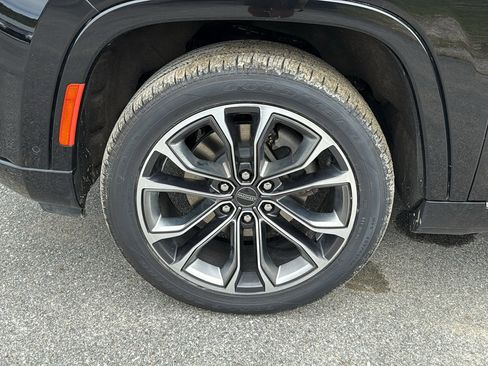 Used 2022 Jeep Grand Wagoneer Series III w/ Rear Seat Video Group 1 image 11