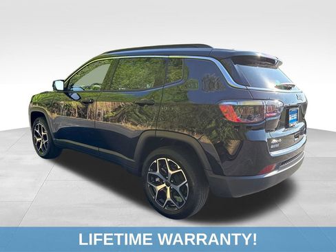 Used 2025 Jeep Compass Limited AWD/4WD image 4