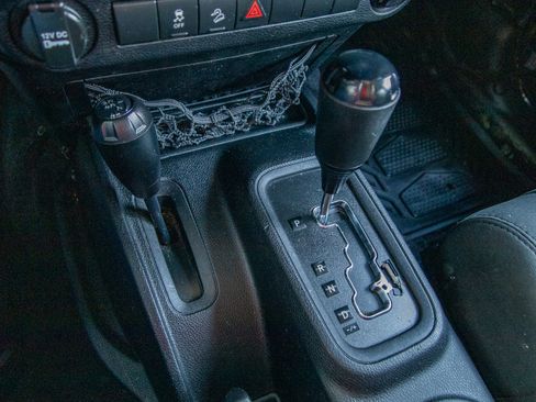 Used 2012 Jeep Wrangler Sport AWD/4WD image 17