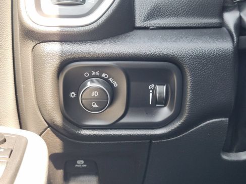 Used 2023 RAM 1500 Big Horn AWD/4WD image 22
