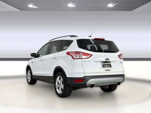 Used 2015 Ford Escape SE w/ Equipment Group 201A FWD image 3