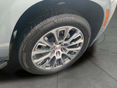 Used 2025 GMC Yukon XL Denali image 27