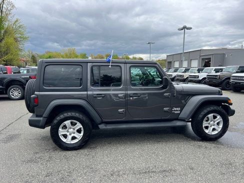 Used 2018 Jeep Wrangler Unlimited Sport S AWD/4WD image 6
