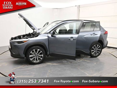 Used 2023 Toyota Corolla Cross XLE w/ Convenience Package image 39