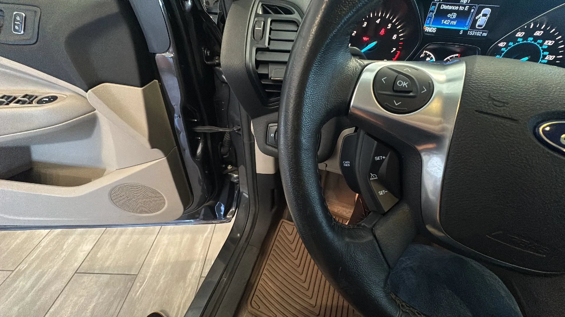 Used 2016 Ford Escape SE w/ SE Leather Comfort Package FWD image 35