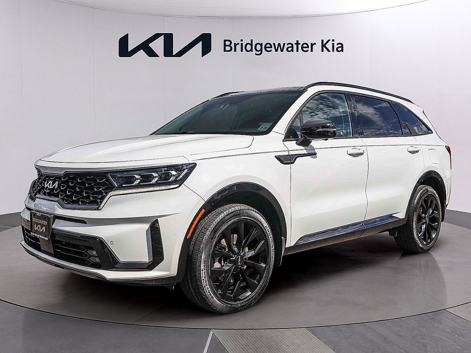 Certified 2023 Kia Sorento SX AWD/4WD image 3